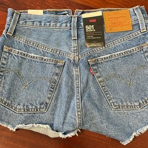 Levi’s 501 Ribcage Shorts